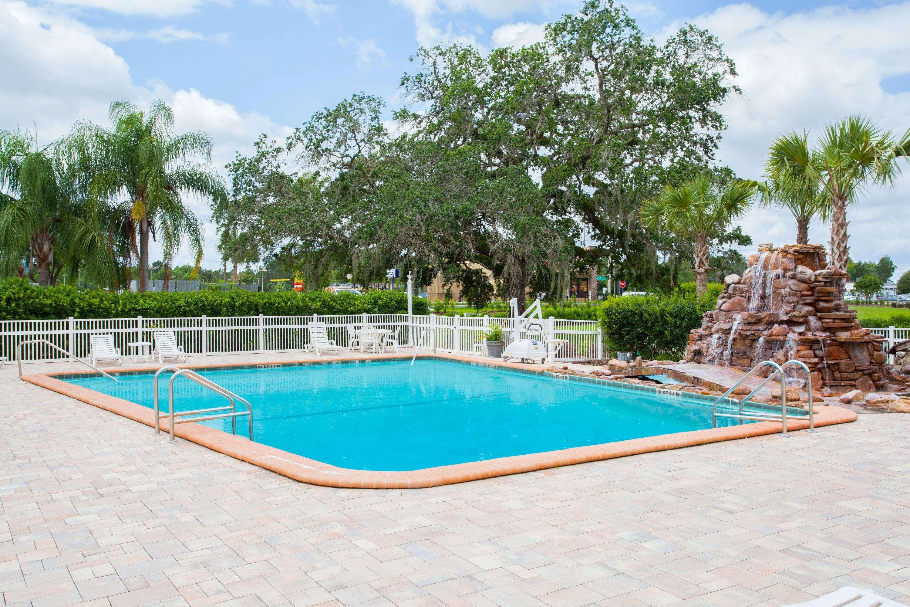Days Inn By Wyndham Brooksville Exteriér fotografie
